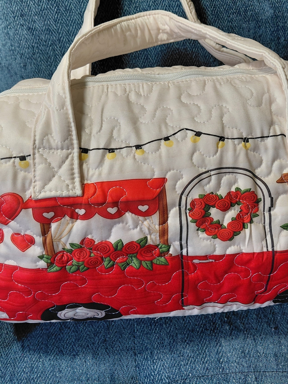 (THE LOVE❤️ BUG) Quilted Red & White Floral Tote Bag